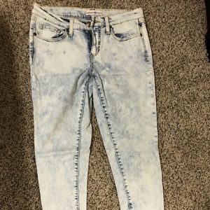 Acid wash skinny jeans